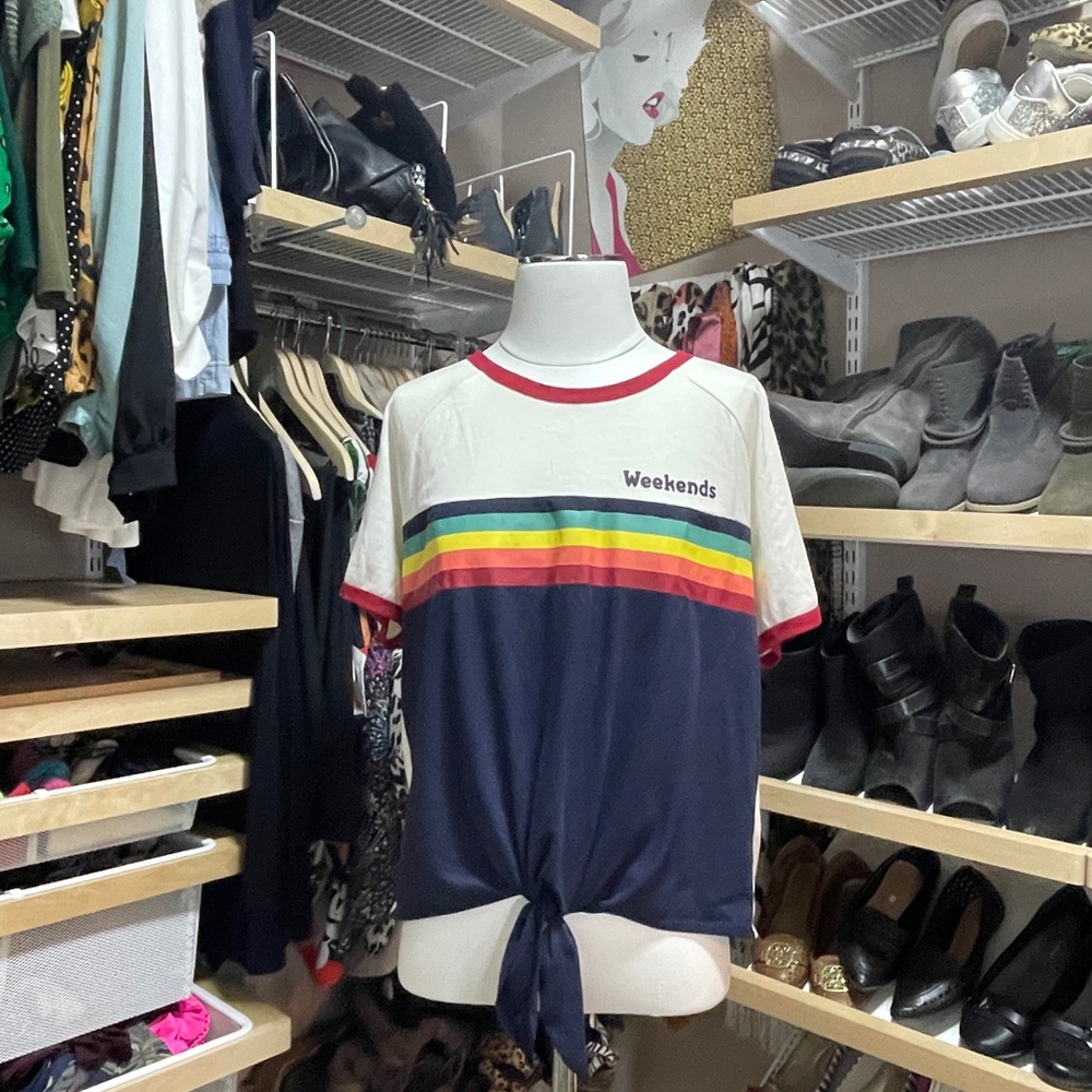 Weekend Crop Top - Picture 2 of 4